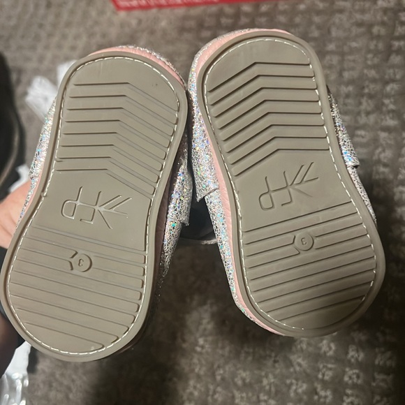 Freshly Picked bow knot moccasins with hard sole bottom size 3 - Picture 3 of 5